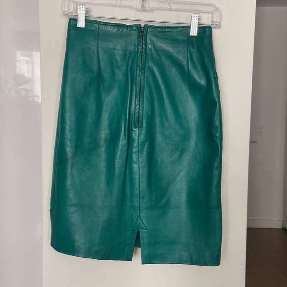 Vintage Green Leather Skirt - Picture 3 of 3